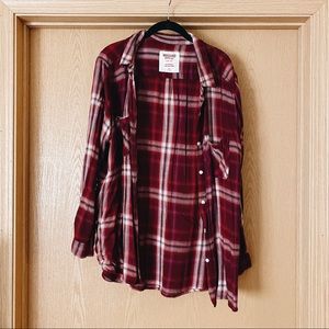 SOFT BOYFRIEND PLAID/FLANNEL BUTTON UP